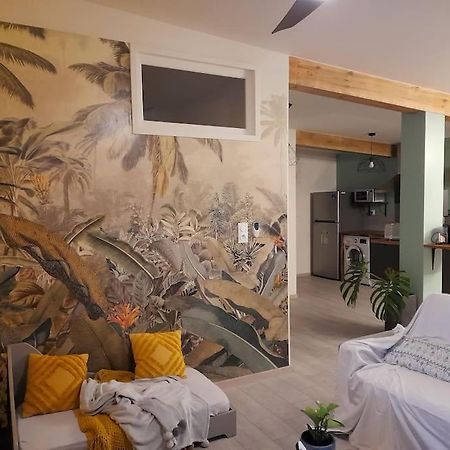 LONBRAZ VOLKAN meublé avec jacuzzi privatif Saint-Philippe Extérieur photo